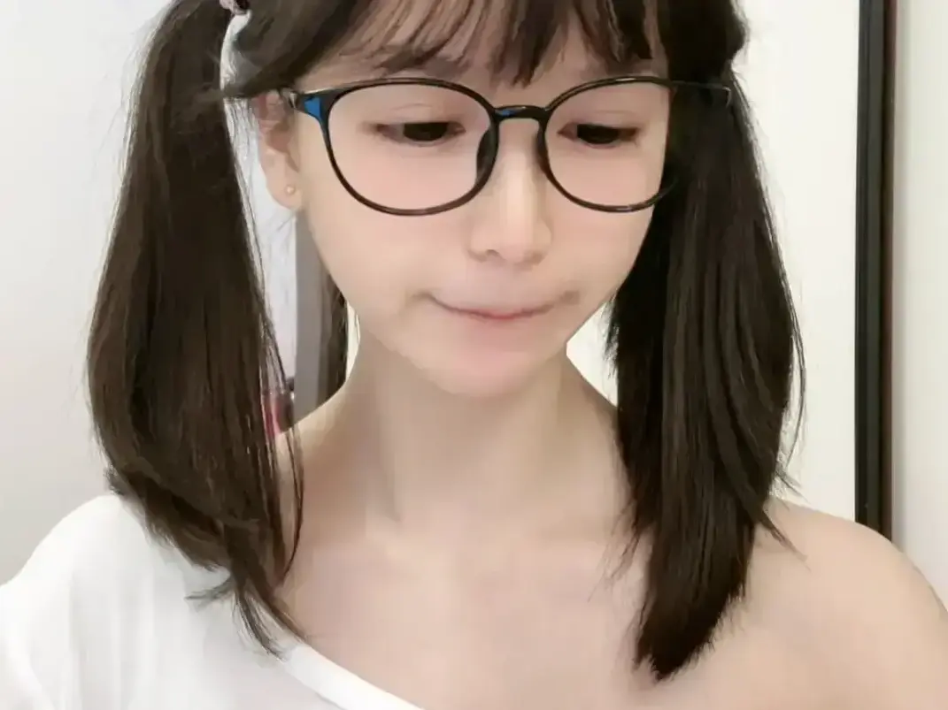 《萌小栖》1080P无广告vlog资源- 天才交易员咯咯哒日常分享- 萌小栖完整内容在线秒播