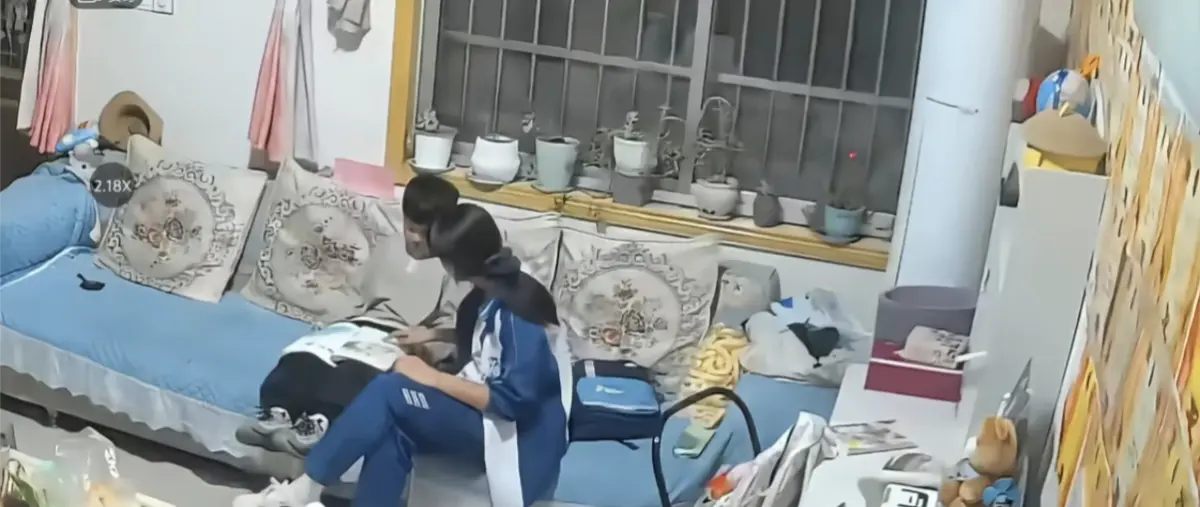 抖音热门！来自姐姐的捏捏姐姐的爱姐弟情深难舍难分事件视频完整版高清在线观看免费播放完整版姐姐辅导教育弟弟学习作业监控事件视频来龙去脉后续超清在线观看免费播放完整版