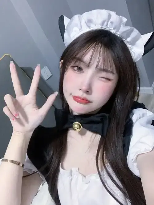 免费在线观看《潘甜甜三部曲》，潘甜甜《手机的秘密》1080P高清无删减，夸克极速下载方便保存，重温经典剧情！