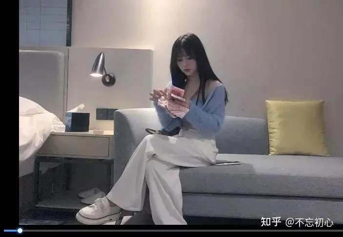 看《蓝衣门抖音网红兰兰鹿鹿事件完整版》
