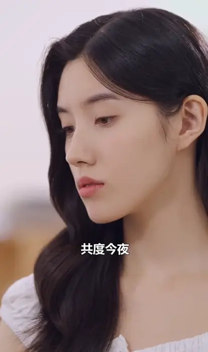在线观看《不得不做的室友》4K【1080P超清中字】免费，《不得不做的室友》百度云网盘资源一键获取-全季《不得不做的室友》解析，开启恋综式狗血之旅
