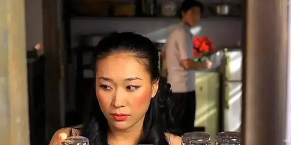 《爱的色放》_2001年韩国经典佳作_朴在浩执导演绎偷窥与禁忌之恋_光州事件背景下未删减高清资源_中文字幕免费看