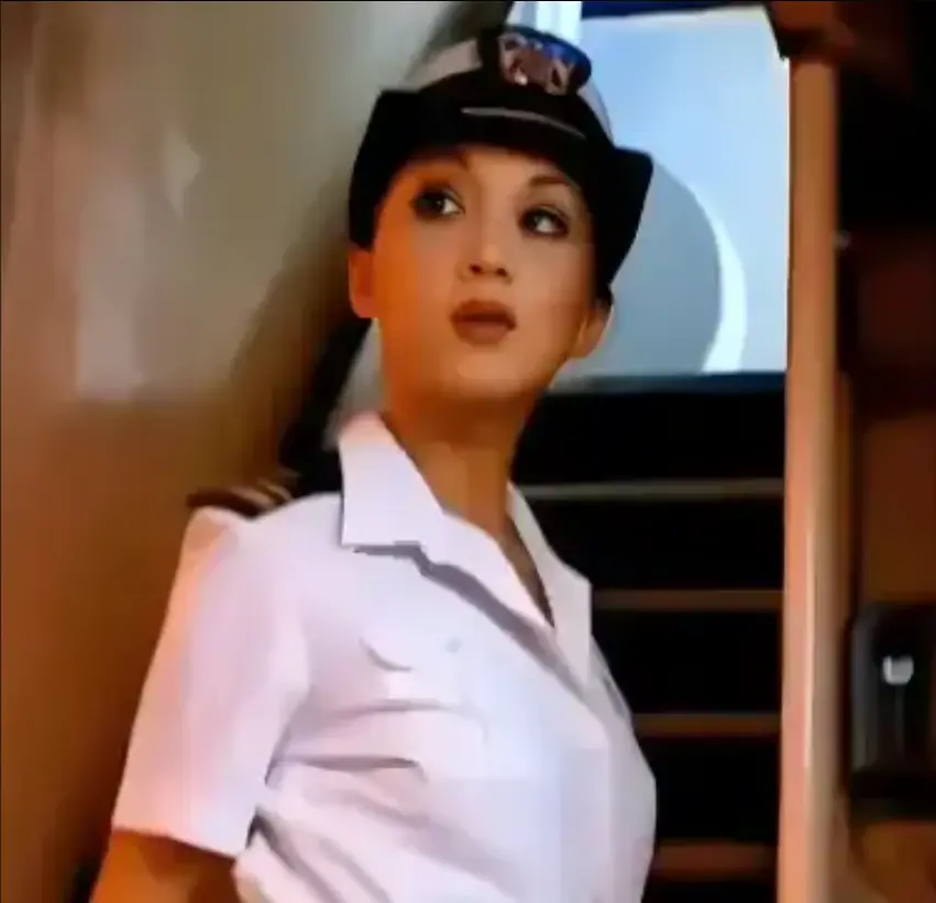 《军舰上的女兵》1980法国版精彩呈现_《军舰上的女兵》免费电影在线观看_《军舰上的女兵》1080P高清完整版在线看