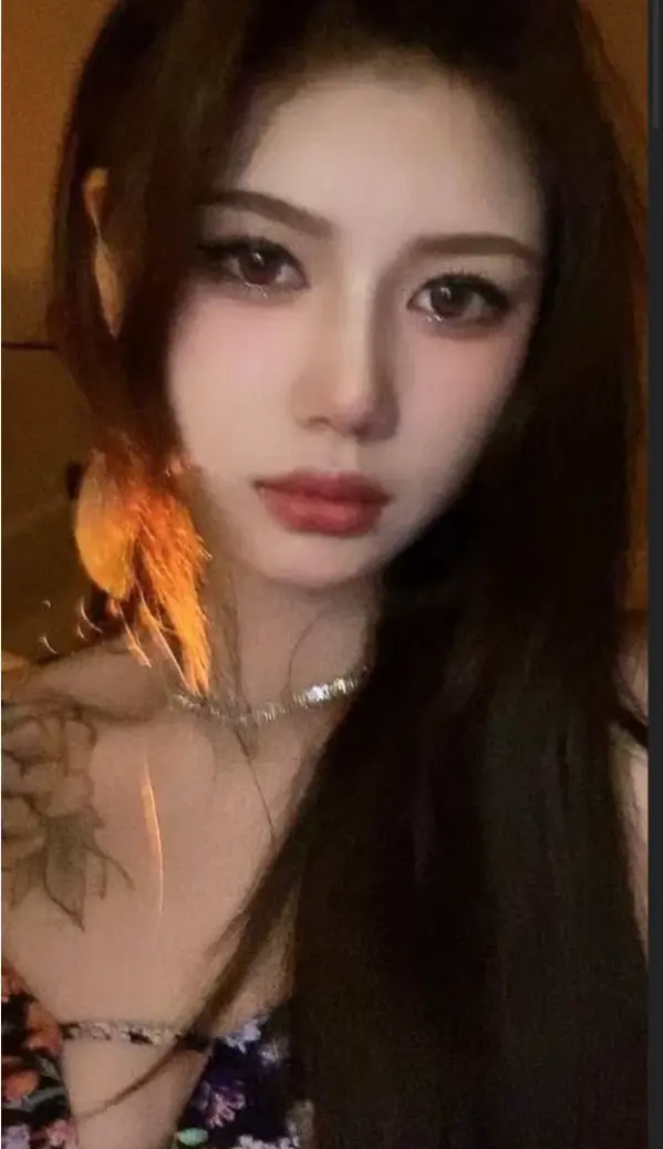 《丽枫酒店前台钟佩琪》全季高清视频免费在线看，“女大学生下海”事件完整版资源，迅雷网盘持续有效下载-蓝光影院