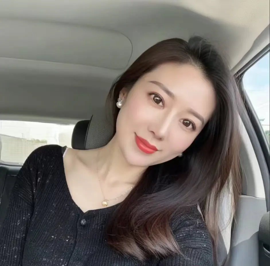 《盐山钢管厂女销售张露文事件》完整版来袭！女销售张露文颜值倾国倾城，事件引发热烈讨论，稀缺资源，百度云盘HD高清观看！