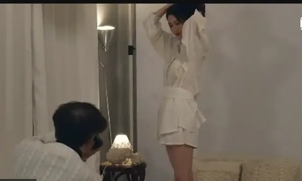泰国电影《东西向洞2》未删减版全集高清在线播放_蔡尘贺寒露한이슬闵度允李敏娜韩伊苏主演_讲述嫉妒的黑暗寓言_两部分跨种族欲望故事