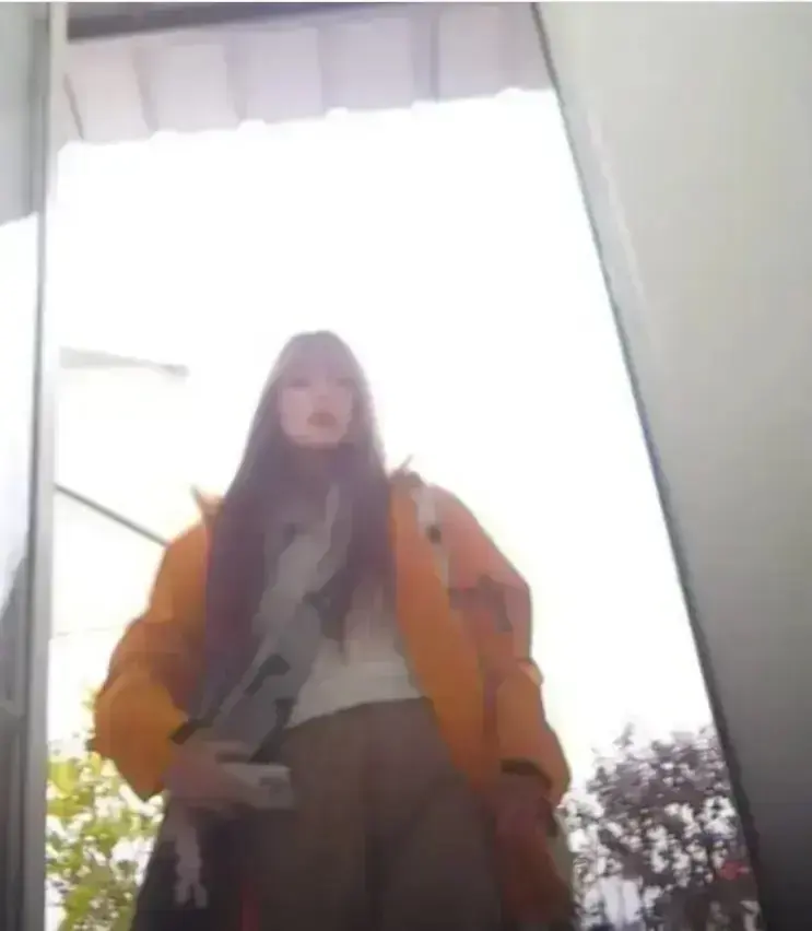 抖音网红视频《成都奶茶店黄色冲锋衣木木厕所被偷拍》91视频APP吃瓜网全程原视频高清完整版免费在线播放，深度还原黄色冲锋衣木木事件始末带你彻底了解全貌，《黄色冲锋衣木木厕所被偷拍》无删.