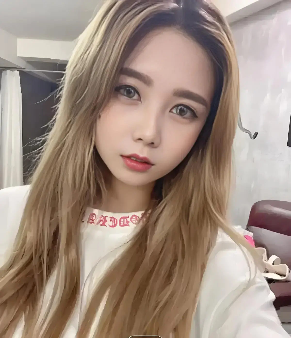 快来免费看4K超清《爱豆 MV - 孟若羽》，包含丰富 Vlog 与 MV - 《爱豆 MV - 孟若羽》无广告高清在线