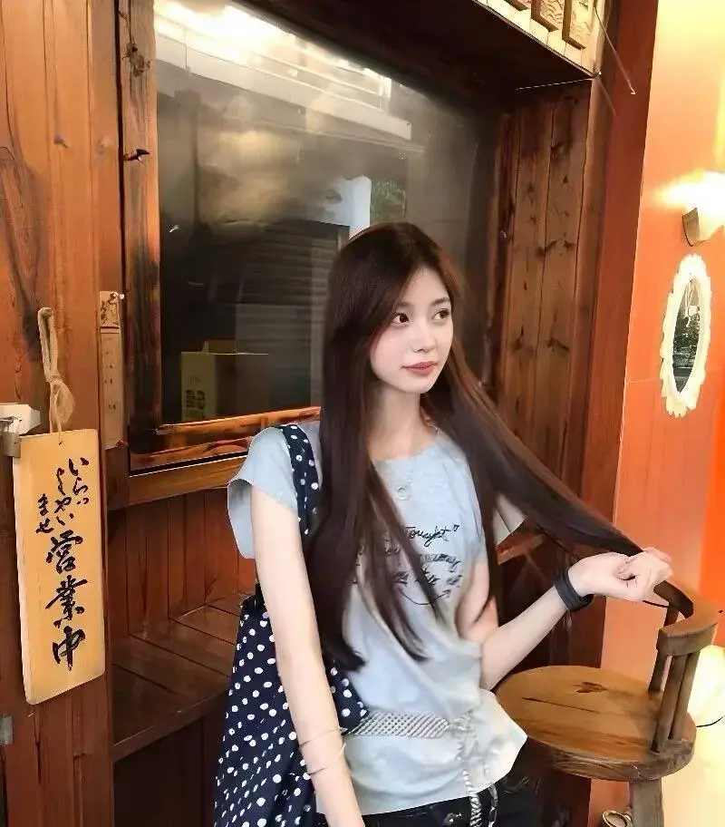 《抖音戴馨菲》4K超清神颜合集来袭_校园初恋脸《戴馨菲》未公开花絮大放送_云盘获取绝版素材 -《抖音戴馨菲》全季青春记录治愈呈现
