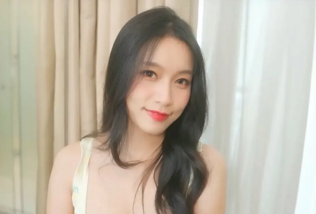 《苏畅》HD高清全季无删减免费看《苏畅》-国产都市短剧-情感励志题材-女性从低谷崛起-网盘资源持续有效-星辰影院
