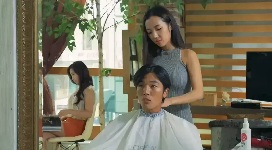 韩国电影《奇怪的美发沙龙》1080P中字高清在线观看-剧情片无广告完整版本免费看-奇怪的美发沙龙网盘资源分享