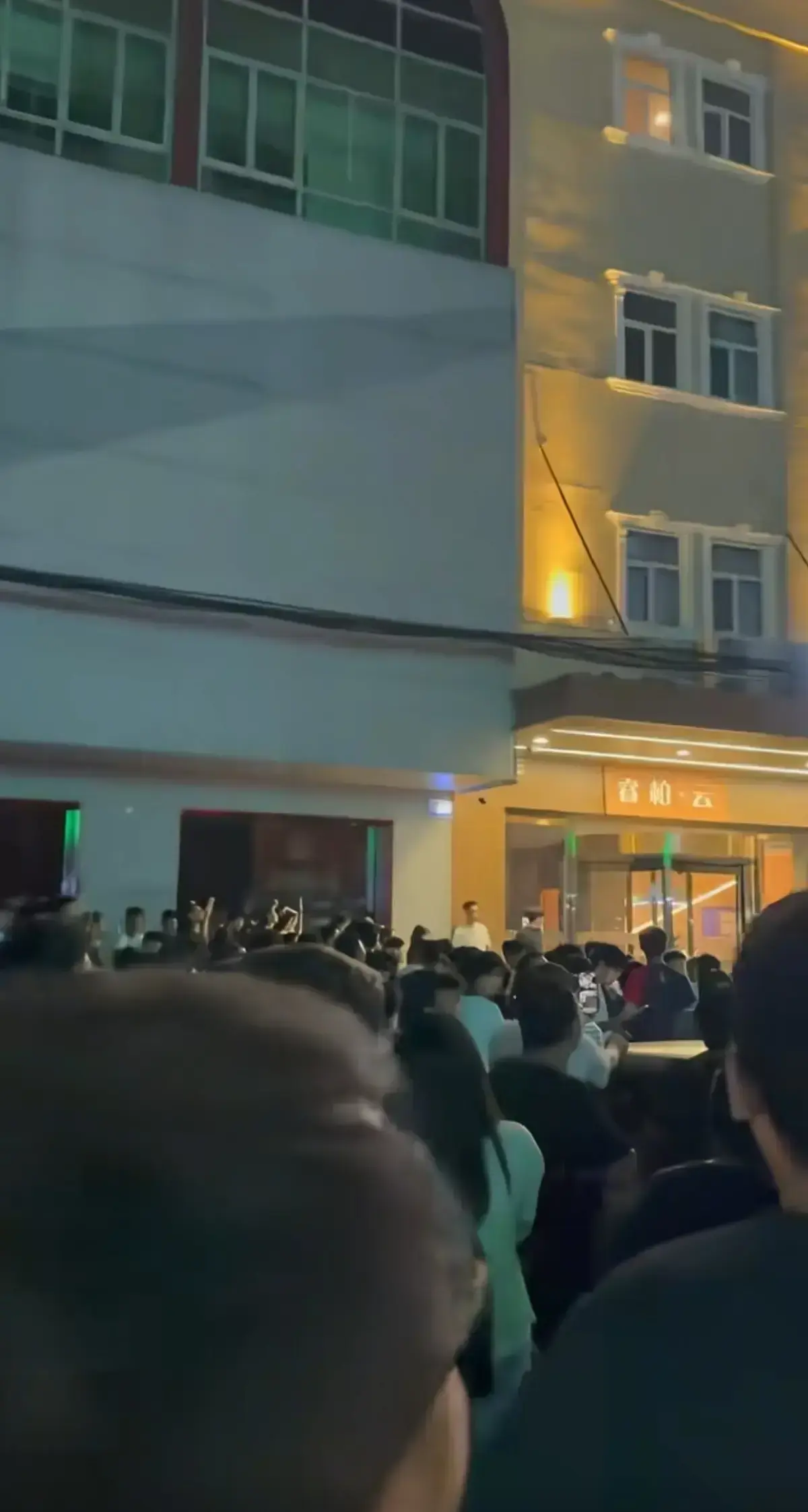 全网最扎心！《胜芳抓小三》事件原配绝望呐喊原片，无删减高清在线看，廊坊胜芳原配撕小三完整视频免费播放！