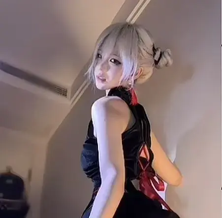 《芃芃大人》资源大合集，自律单排挑战、校园封神三部曲应有尽有，女大学生精彩演绎，《芃芃大人》无广告纯净极速播放！
