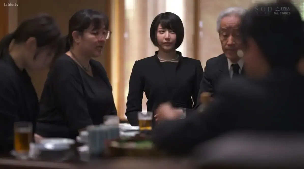 日本电影《喪服未亡人》HD高清无广告在线观看