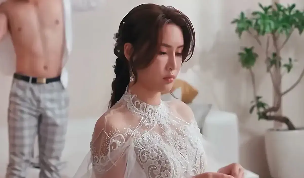《小凤新婚》超清版免费在线观看-苏畅&艾熙主演全集无删减-手机电脑多端口流畅播放-《小凤新婚》无广告快速看完整版