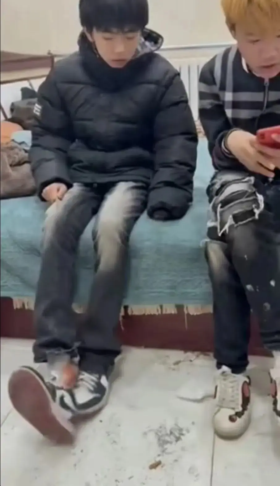 《轻奢小哥》火爆来袭！超高清资源解析与Boy的关联，轻奢小子事件在轻奢网无删减流出啦！