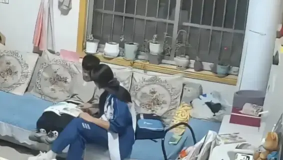 抖音热议吃瓜资源“来自姐姐的爱”全新剧情引热议：姐弟情深难舍难分事件来龙去脉，姐姐辅导弟弟作业-“姐姐的捏捏姐姐的爱”姐弟情深难舍难分事件脉太好看了叭
