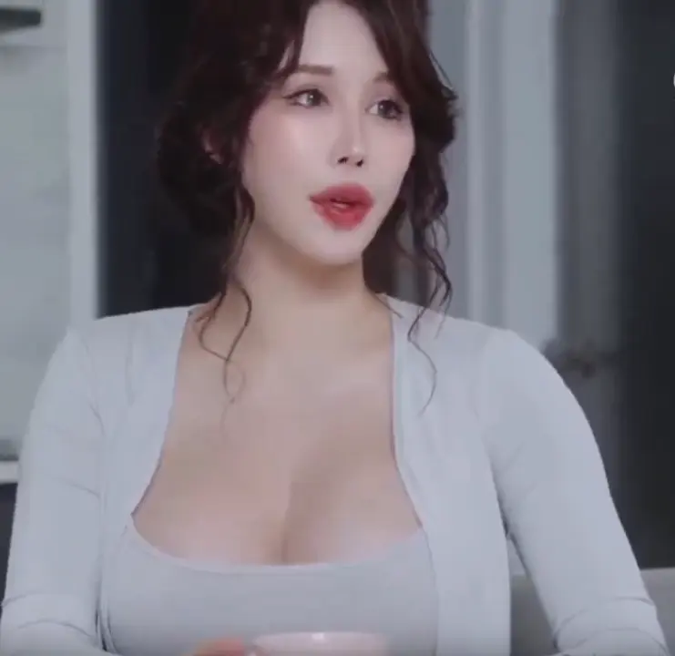 《OnlyFans每日大赛辛尤里》高清无删减全集 - 中文版免费在线观看 - 《OnlyFans辛尤里每日大赛》多维才艺展现 - 中文配音沉浸体验