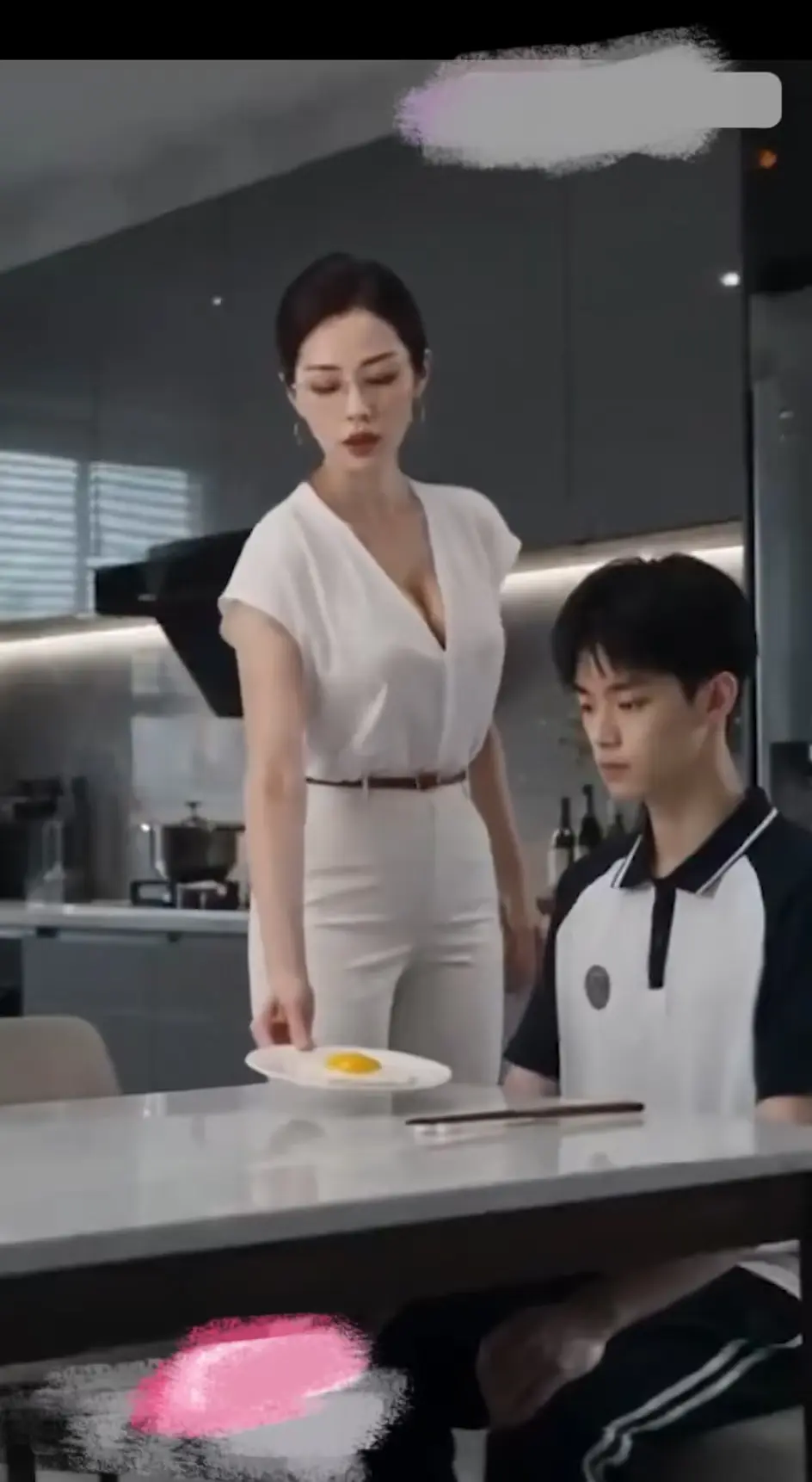 AI短剧《网调我的冰山妈妈》第1-10集 沈清鸢华耀集团CFO 野果短剧HD中字