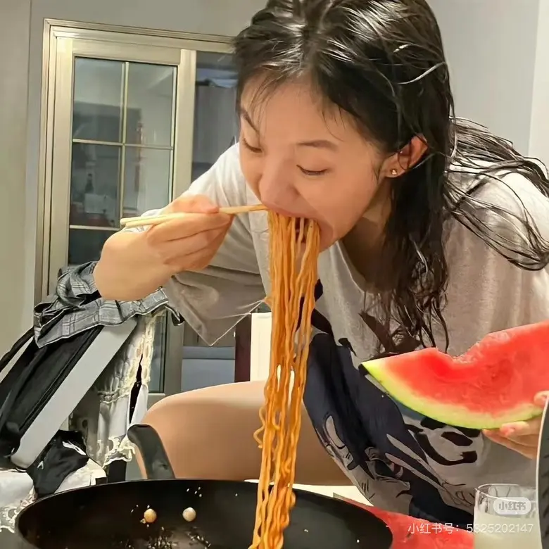 《杨家馅饼老板娘辛能能事件》1080P高清无删减视频免费在线观看-杨家馅饼老板娘辛能能事件全流程高清资源畅览-事件完整内容纯净播放