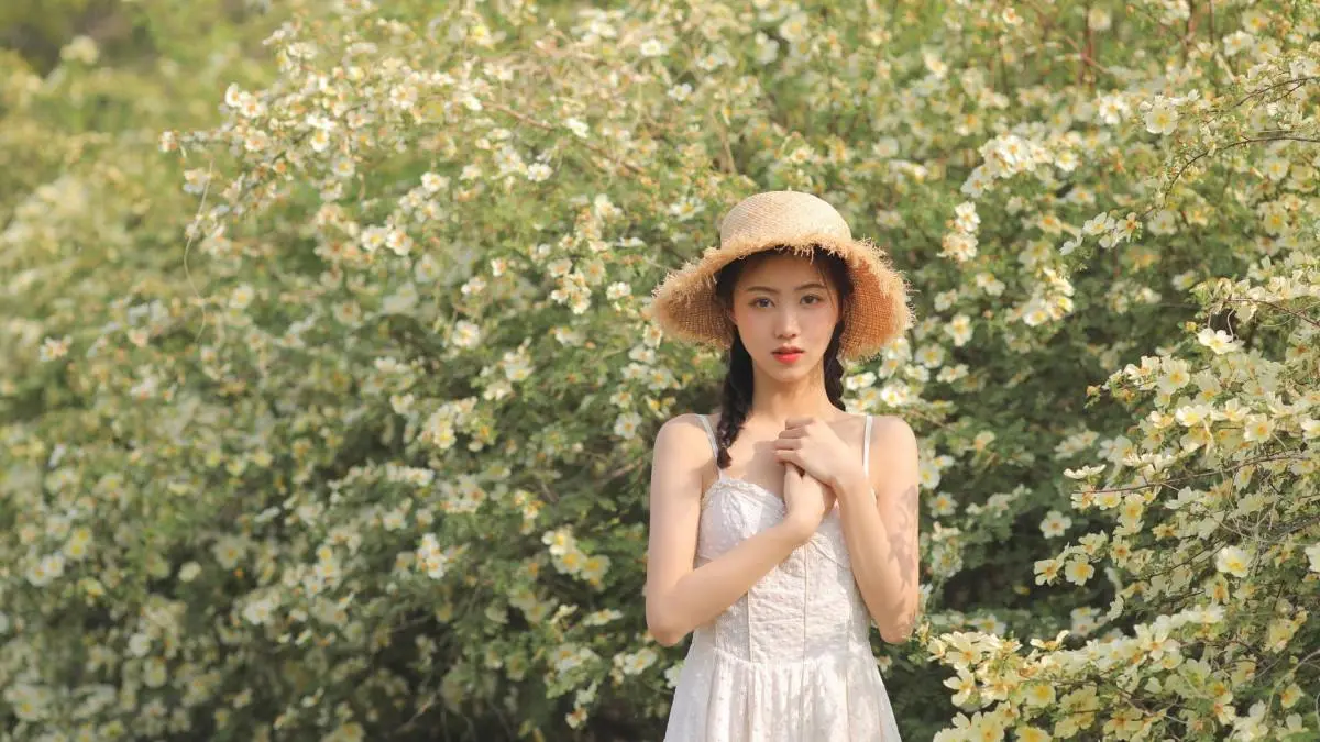 想看《美女老师和猛男学生邻居》小说？这里有最新内容，美女老师和猛男学生邻居的精彩情节，无广告阅读体验佳！